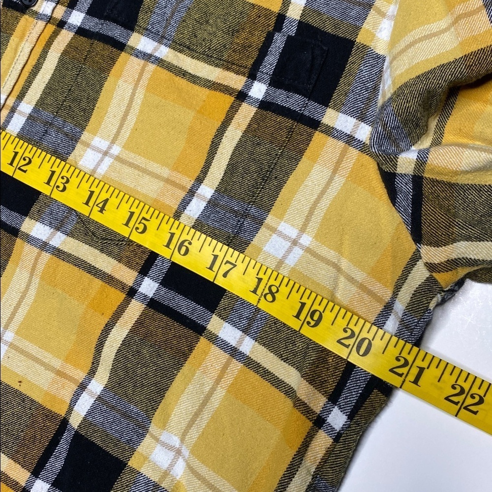 Forever 21 Men's Plaid Button Down Shirt - Picture 5 of 7